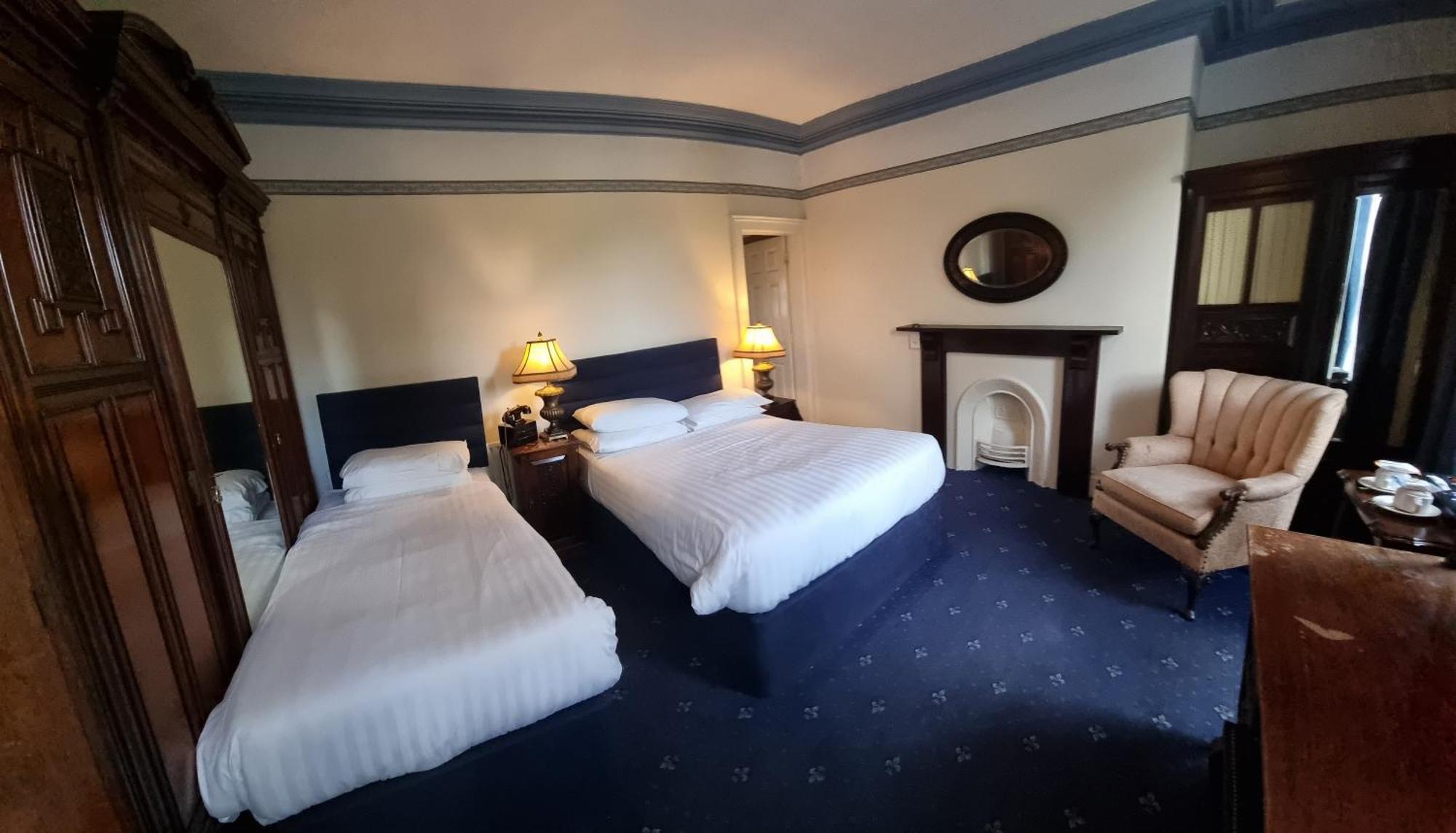 Bed and Breakfast Charlemont House à Moy Extérieur photo