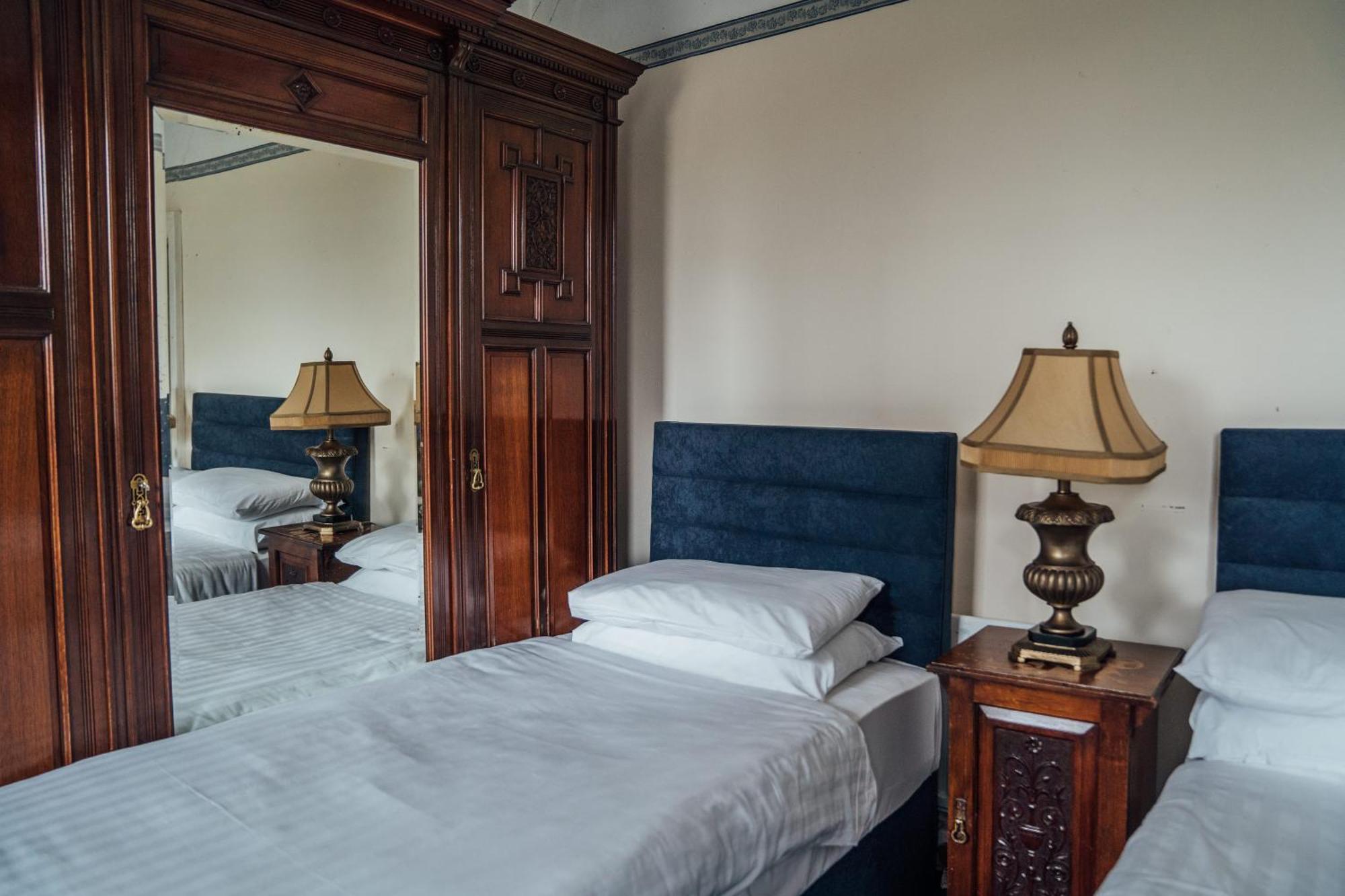 Bed and Breakfast Charlemont House à Moy Extérieur photo